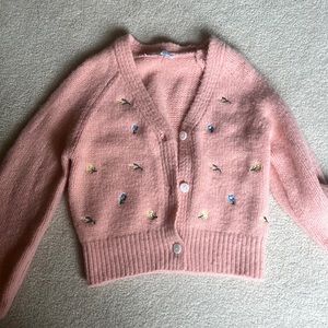Cute pink lil sweater never worn